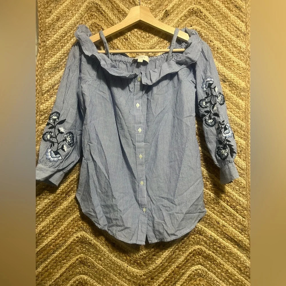 Loft Women's Cold Shoulder Blouse, Floral Embroidery on Sleeves, Size XS